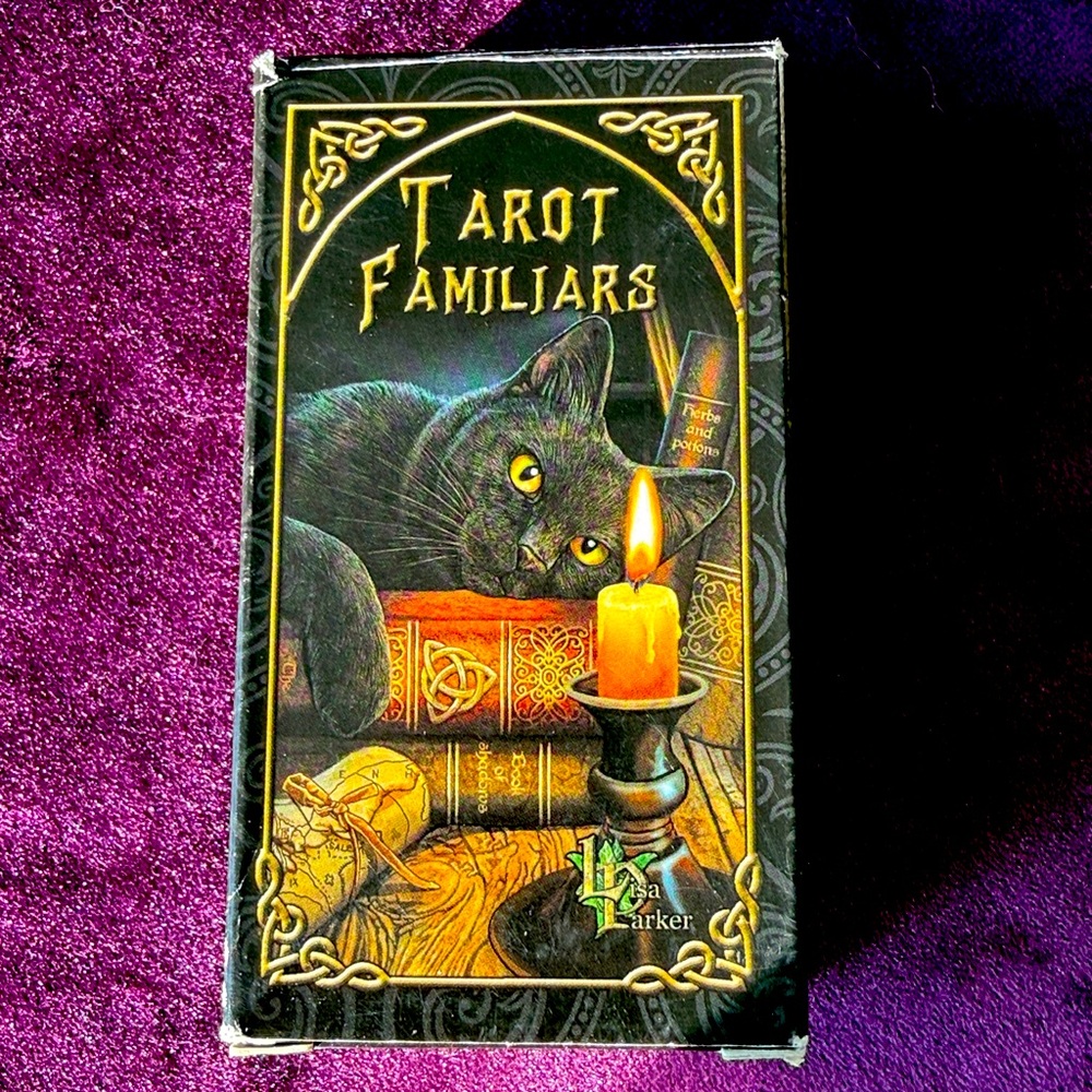Tarot Familiars - 78 card deck with booklet in 5 languages